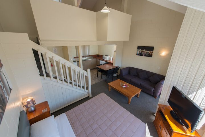 Room 11 of 20