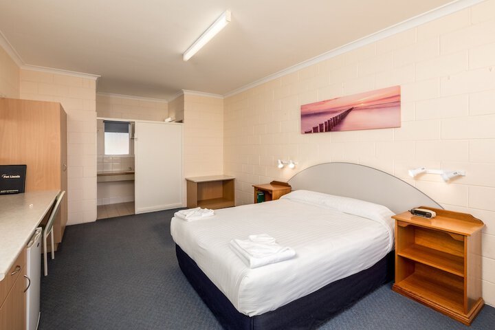 Room 11 of 24