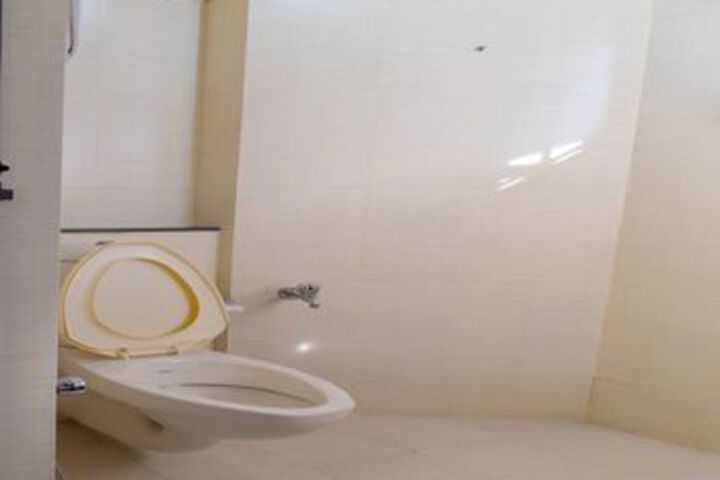 Room 4 of 24