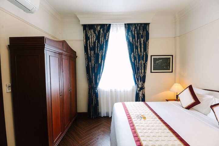 Room 10 of 63