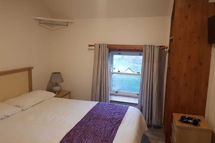 Room 3 of 25