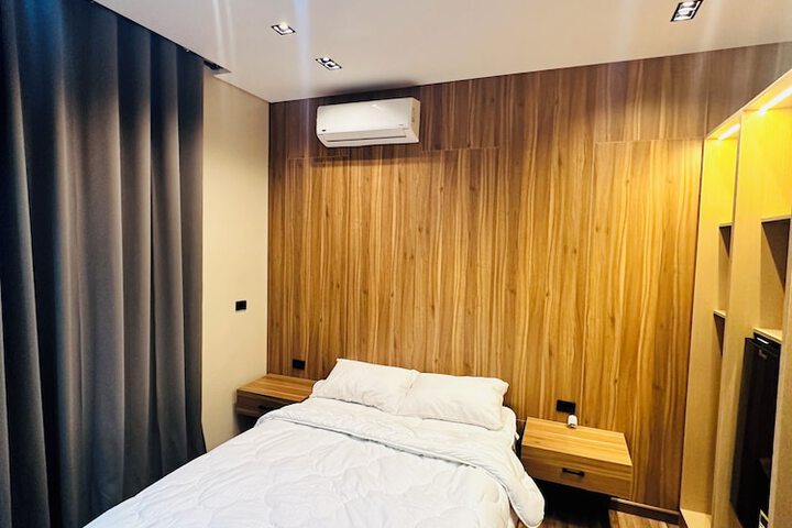 Room 30 of 147