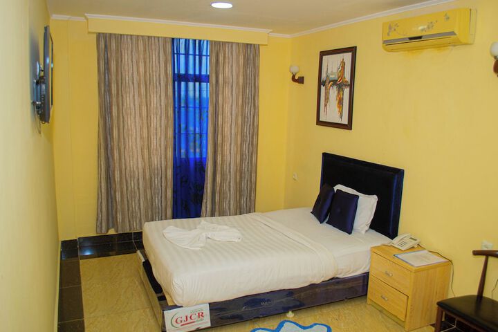 Room 15 of 151