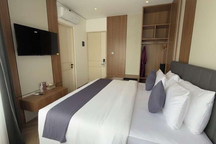 Room 47 of 73
