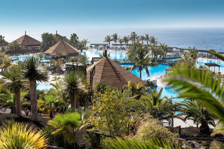 Pools & Facilities