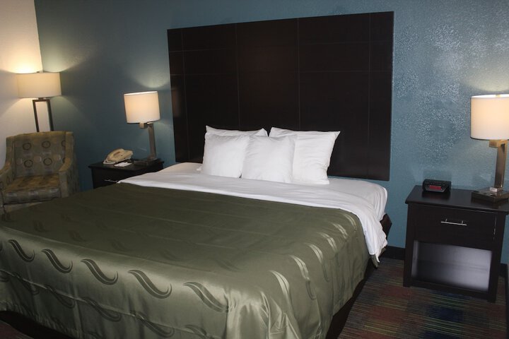 1 King Bed (6 of 11)