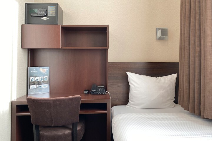 Room 20 of 42