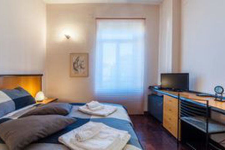 Room 12 of 25