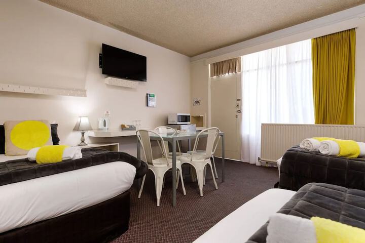 Room 14 of 42