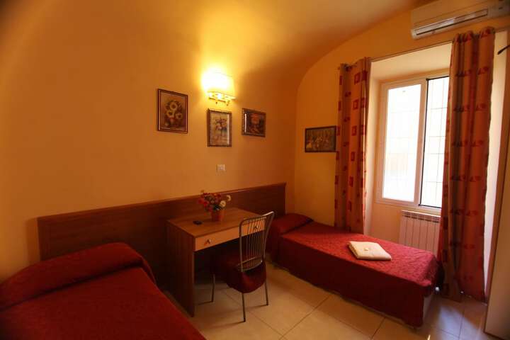 Room 4 of 20