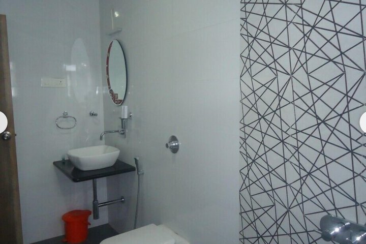 Room 19 of 34