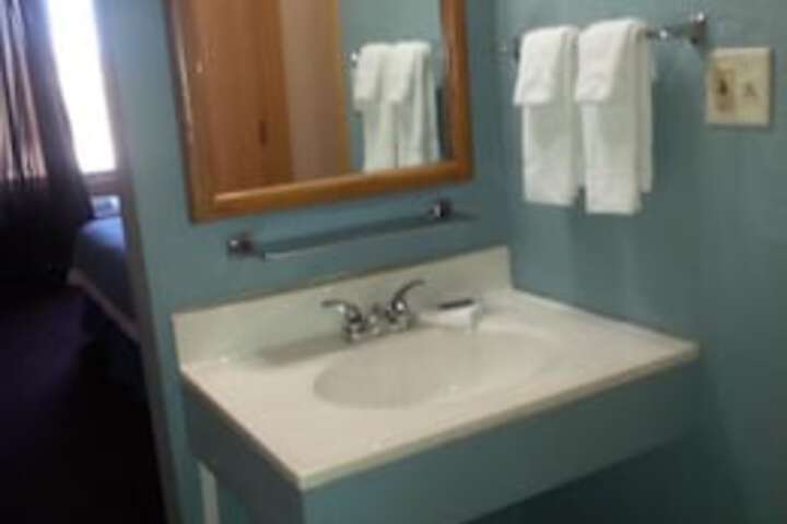 Room 40 of 48