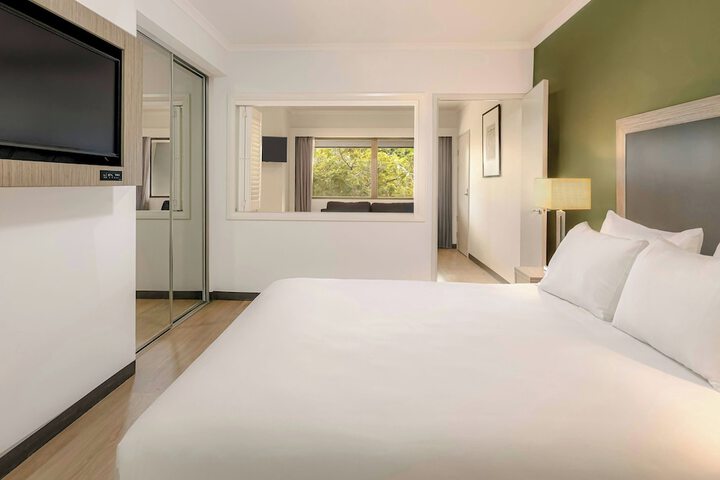 Room 9 of 46