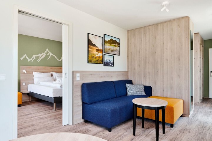 Room 9 of 43
