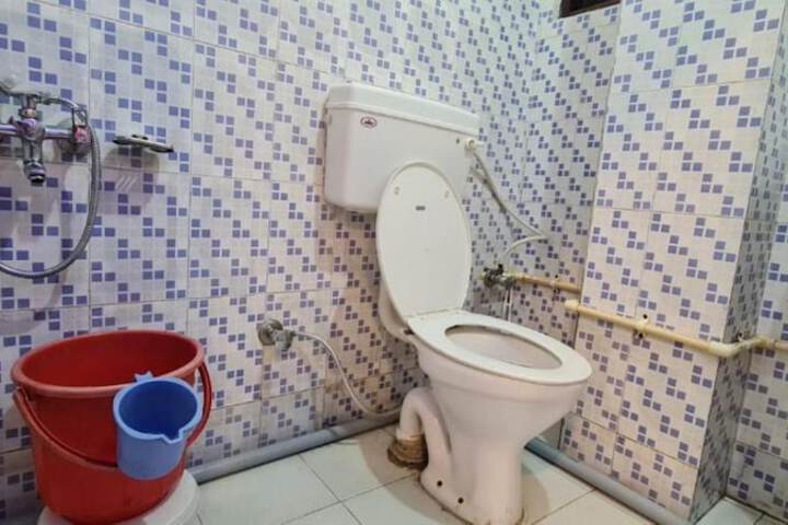 Room 14 of 18