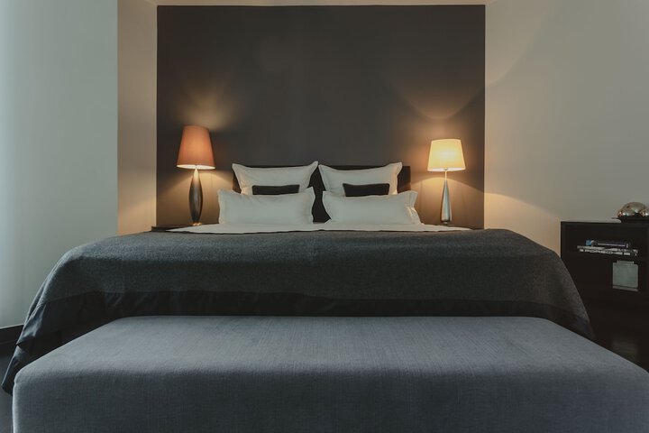 Room 32 of 87