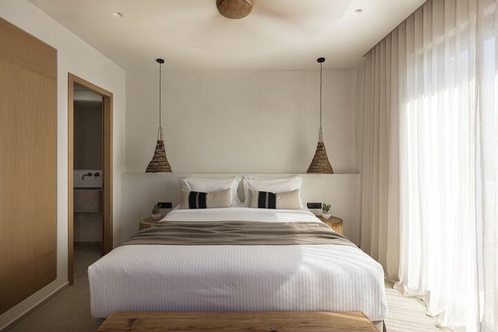 Room 15 of 53