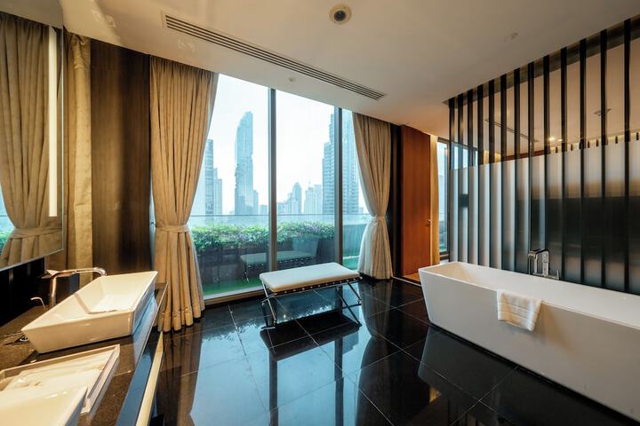 Room 54 of 122