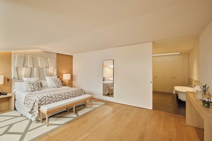Room 17 of 71