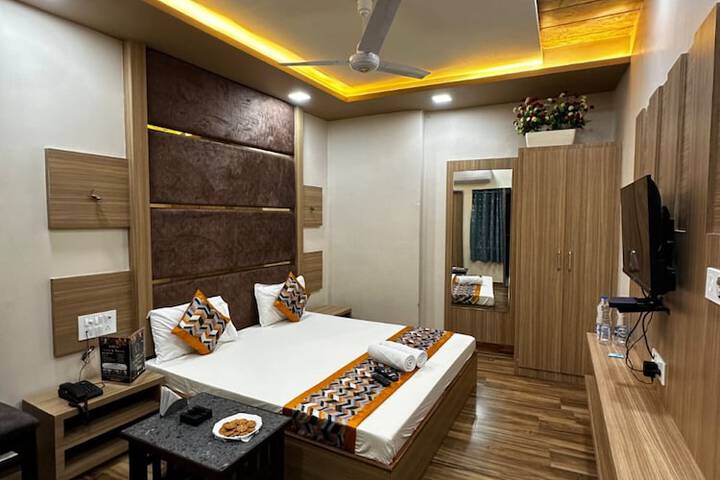 Room 4 of 38