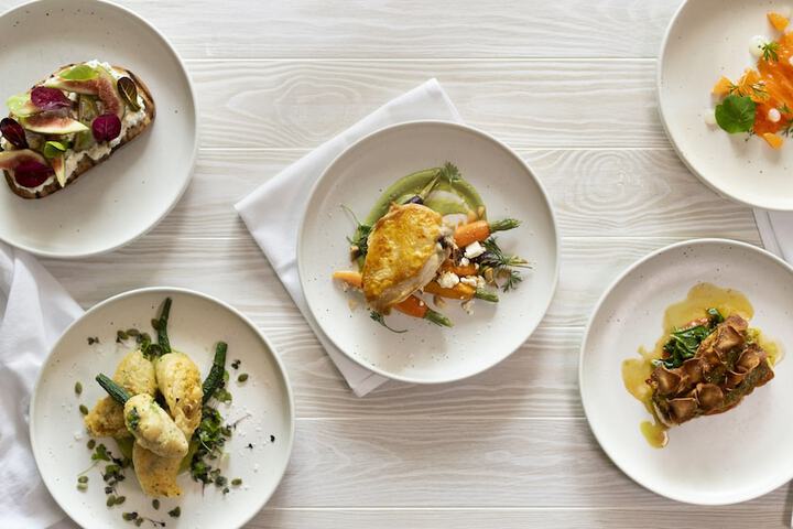 Dining 77 of 138