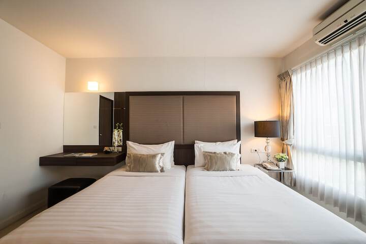 Room 30 of 80