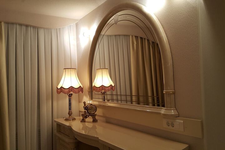 Room 27 of 107