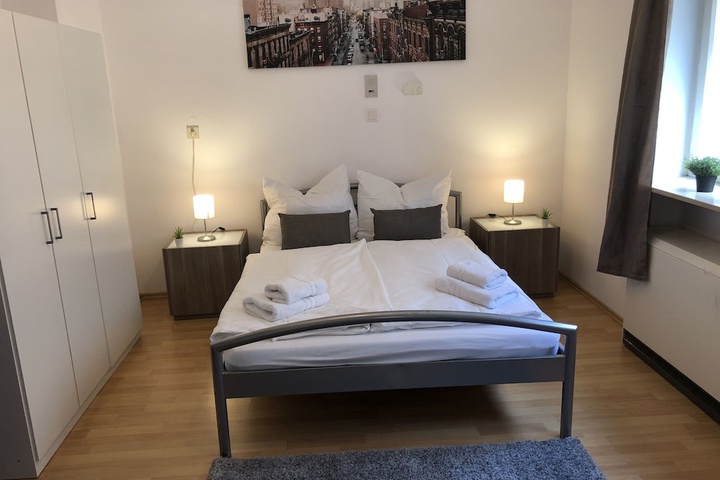 Room 2 of 16