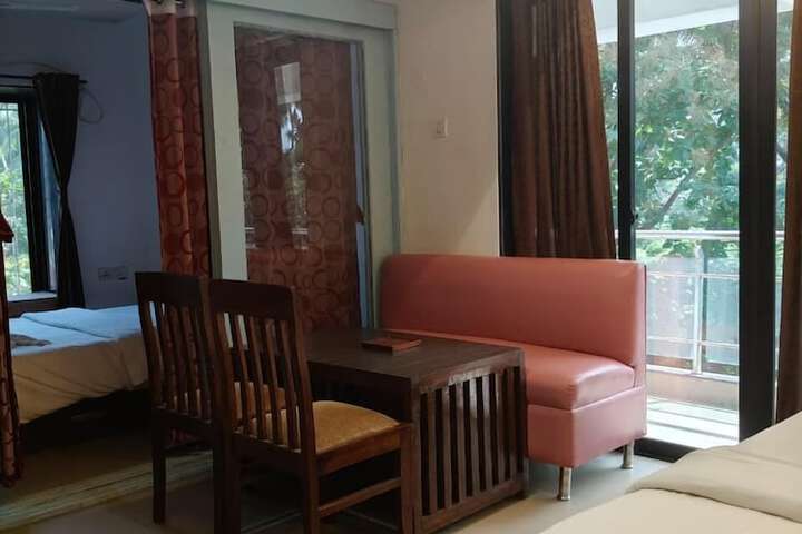 Room 9 of 37