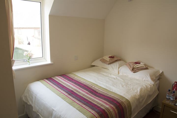 Room 4 of 32