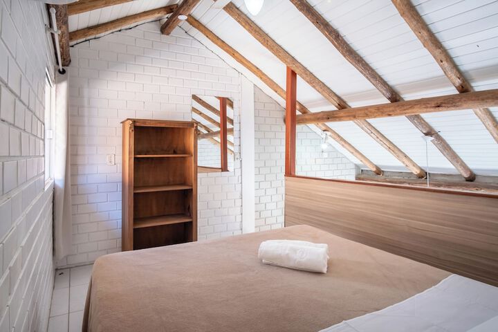 Room 5 of 70