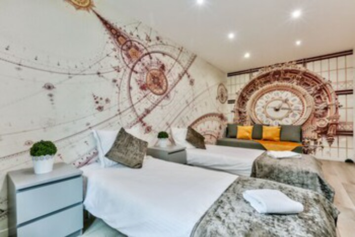 Room 14 of 14