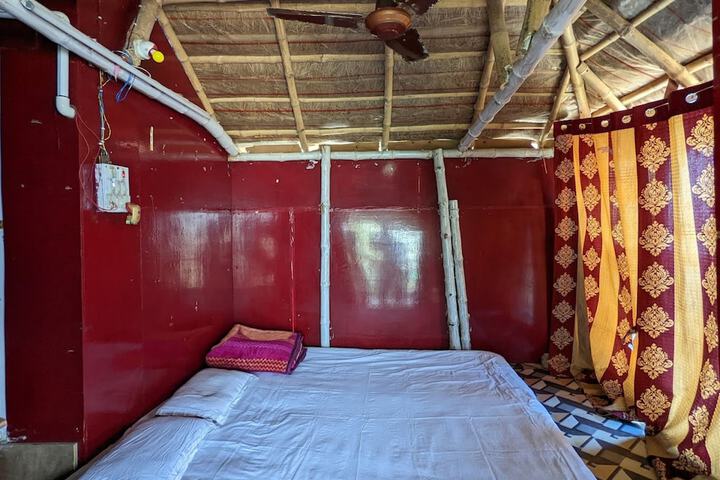 Room 2 of 17
