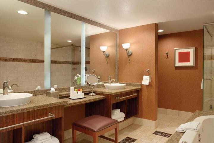 Remodeled King Suite (50 of 58)