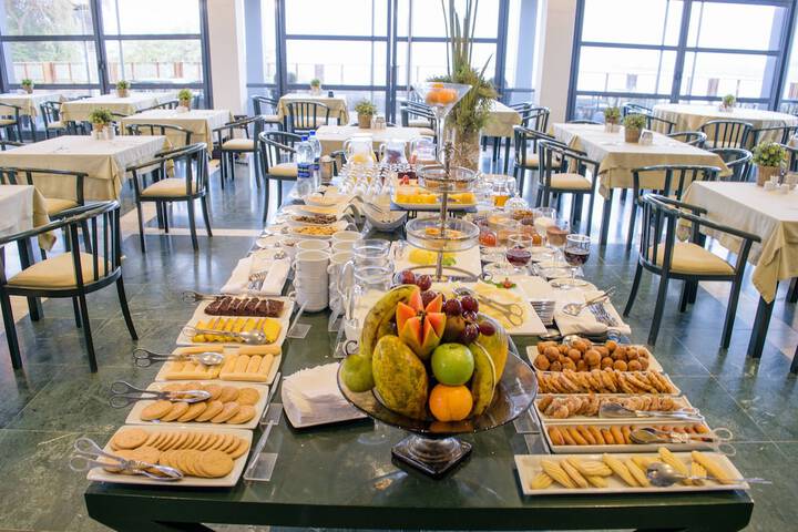 Breakfast/Coffee Service 36 of 72