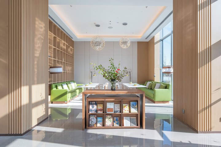 Entrance & Lobby