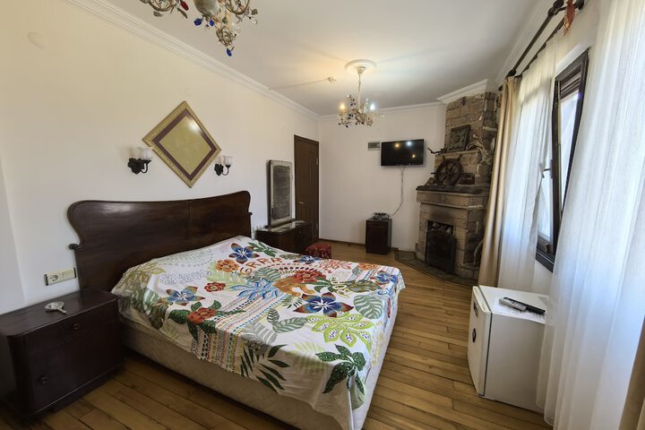 Room 48 of 92