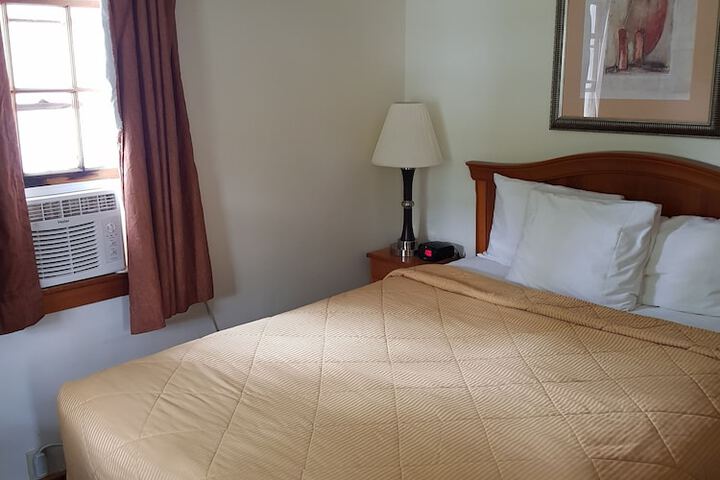 Basic 2 Queen Beds River View (17 of 17)