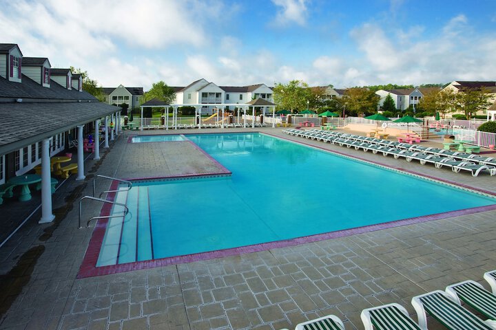 Pool 33 of 109