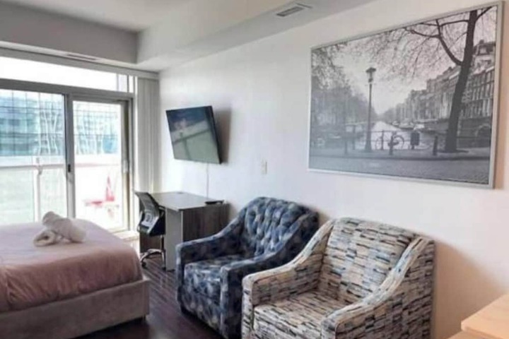 Room 115 of 273