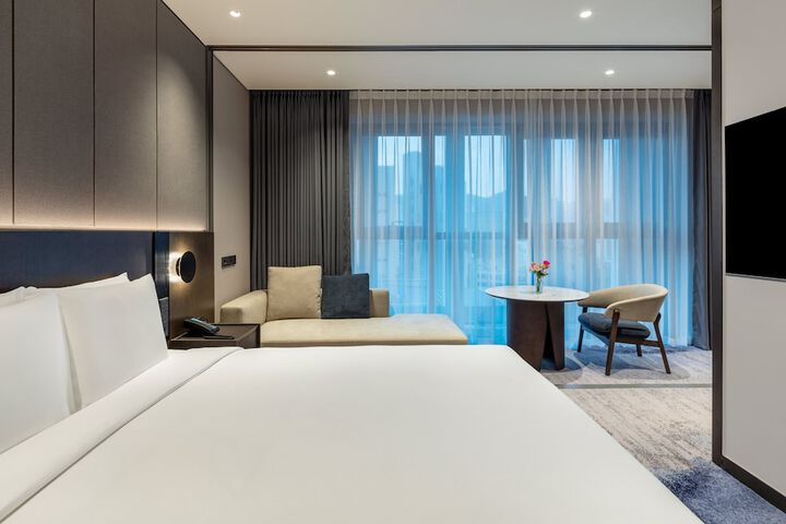 Room 7 of 27