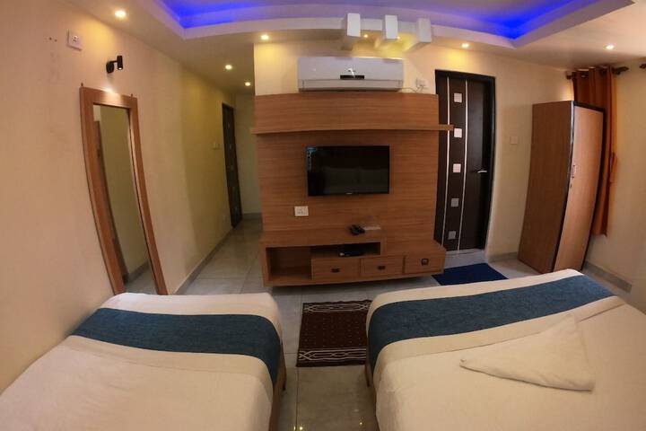 Room 13 of 119