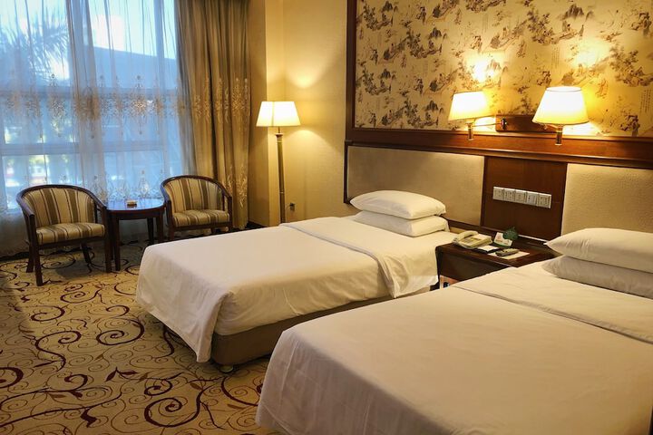 Room 5 of 25