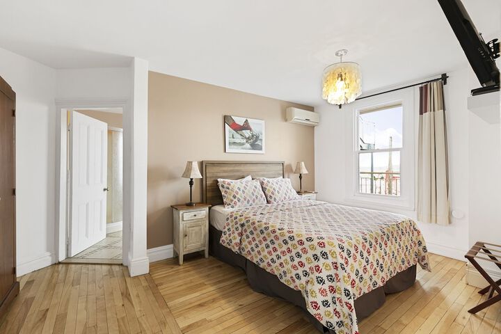 Room 10 of 49