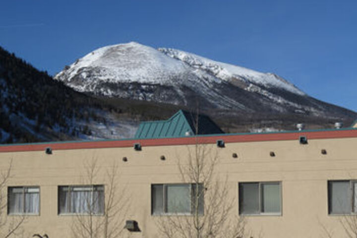 Hotel 7 of 102
