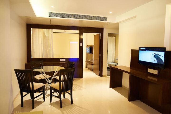 Room 33 of 58