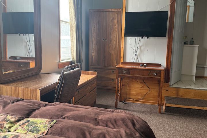 Room 4 of 44