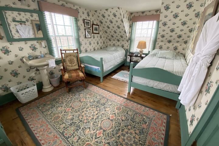 Room 12 of 60