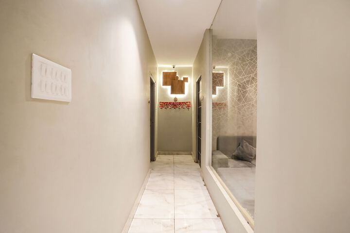 Hotel Interior 4 of 29