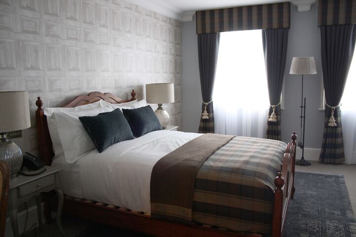 Room 4 of 71